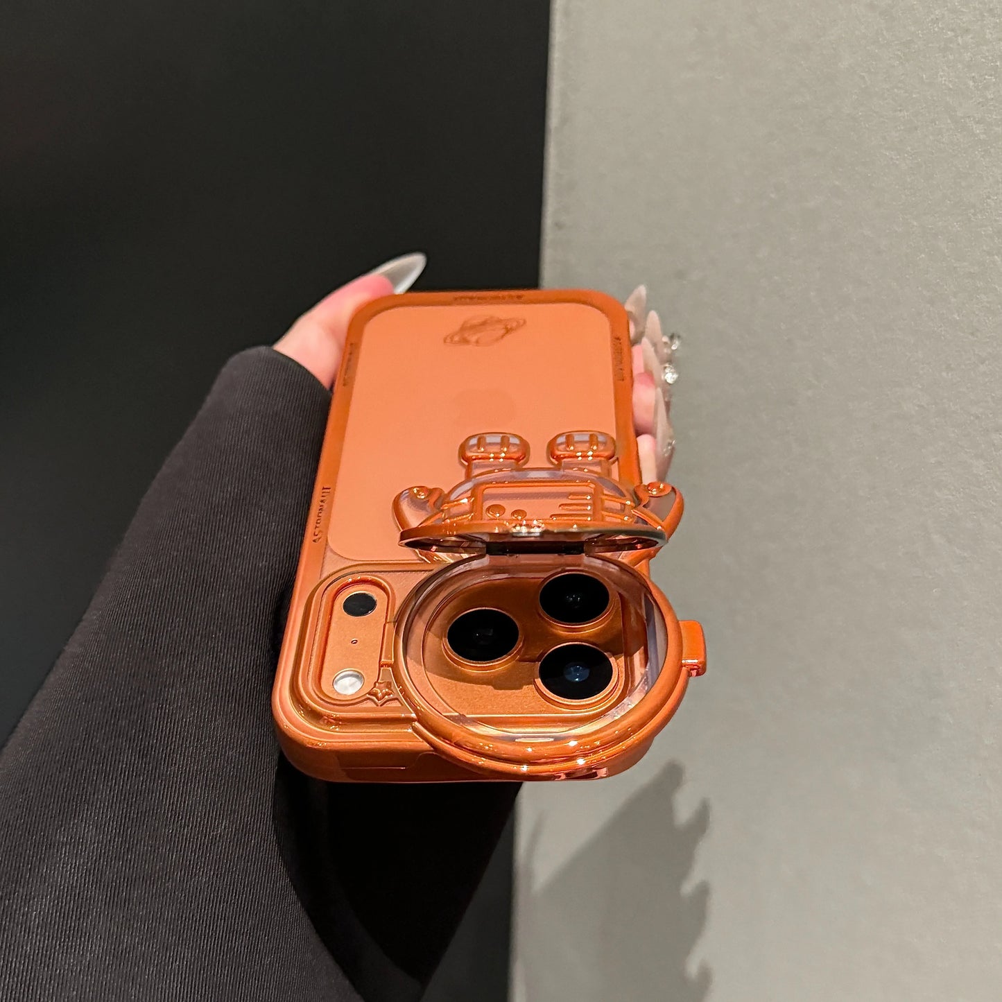 New Cartoon Astronaut Electroplated Phone Case For iPhone 17 16 15 14 13 12 Pro Max Plus Camera Protection Bracket Clear Cover